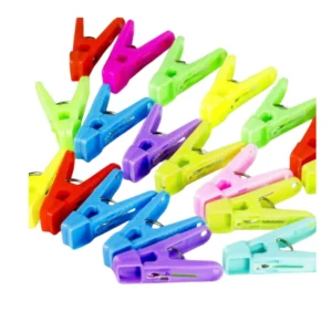 Gancho de Ropa de Plástico Varios Colores 1 un